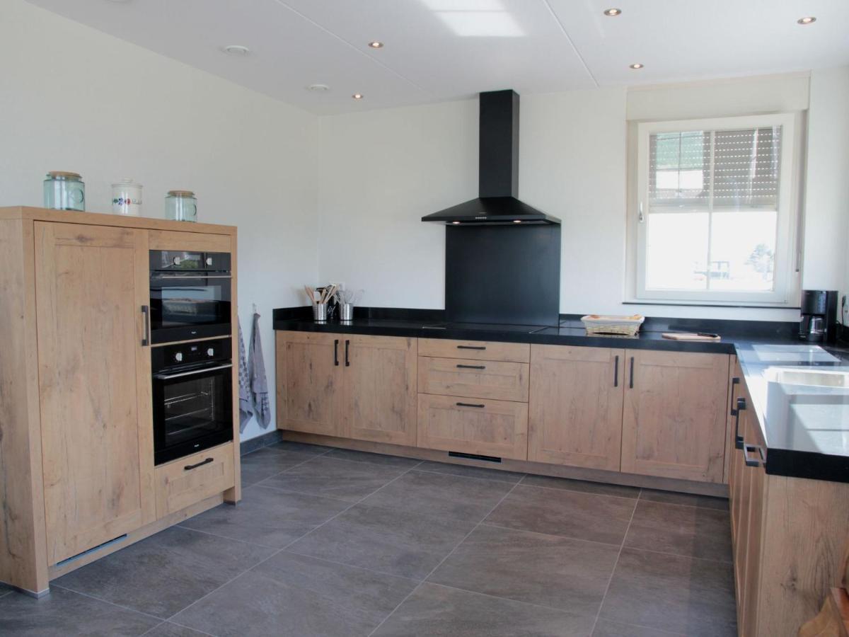 Beautiful And Spacious Villa With A Panoramic View Near The Beach Of Cadzand Eksteriør billede